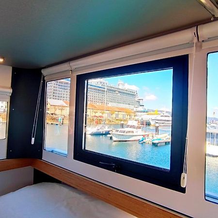 Casa Flotante En El Puerto De Vigo - Different Charter Hotel Buitenkant foto